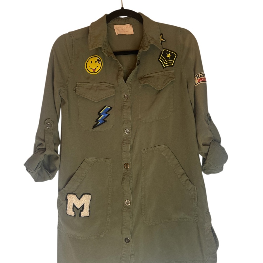 Love Tree Women’s Small Army green  Utility Shirt with Fun Patches